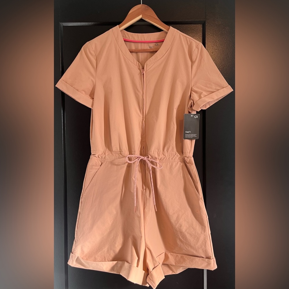 NWT Gap Fit Runaround Commuter Romper